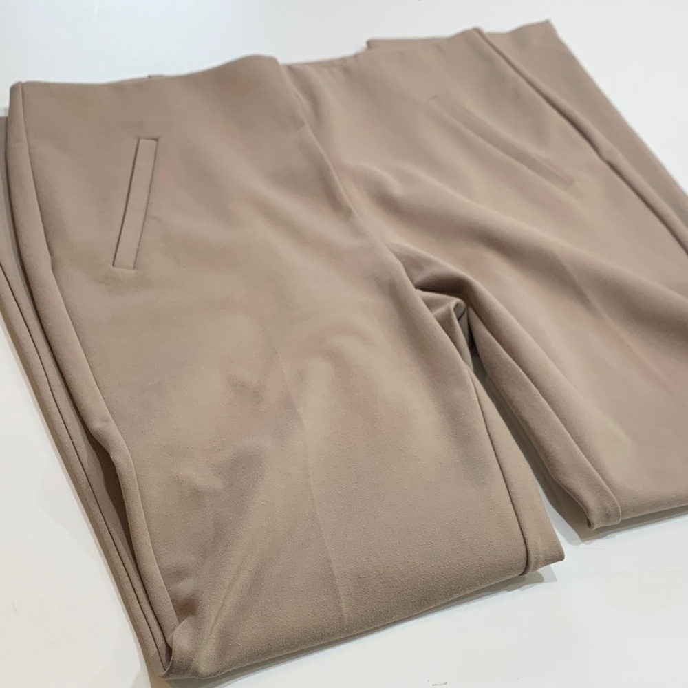 Chico’s all stretched size small Capri pants
